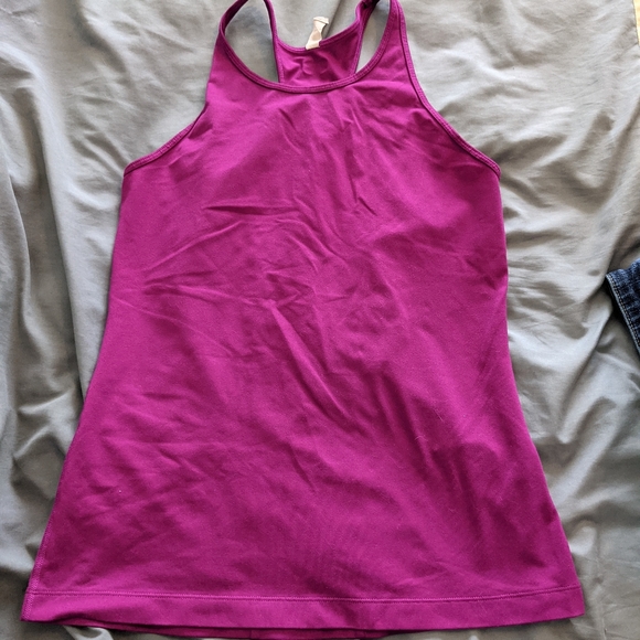 Under Armour Tops - Pink Under Armour Workout Tank